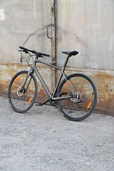 велосипед 28 размер: Giant Fastroad sl3, рама L. Состояние близкое к новому, маленький
