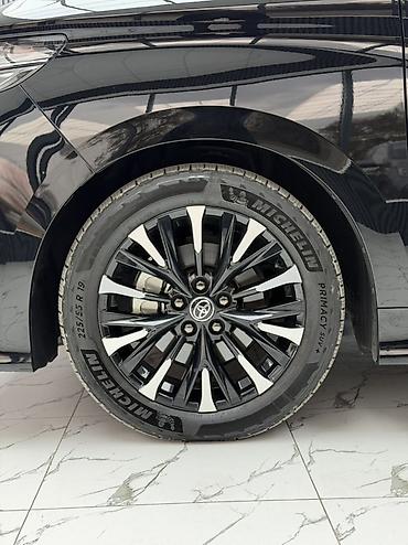 Toyota: Toyota Alphard: 2025 г., 2.5 л, Гибрид, Минивэн — 10