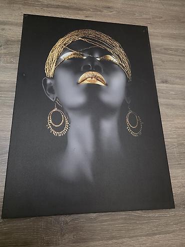 Qara fonlu dekorativ tablo – “Qızılı aksessuarlarla portret” - Növ lalafo.az -da Qara fonlu dekorativ tablo – “Qızılı aksessuarlarla portret” - Növ