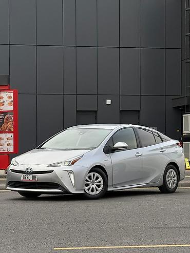 экономия бензин: Toyota Prius: 2021 г., 1.8 л, Автомат, Гибрид, Лифтбек — 3