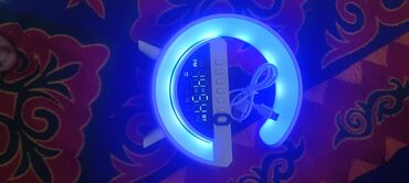 iphone 5 цена в бишкеке: Умный будильник с LED-подсветкой, выполненный в современном дизайне