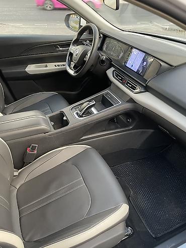byd e1: Dongfeng : 2022 г., Электромобиль, Седан — 8