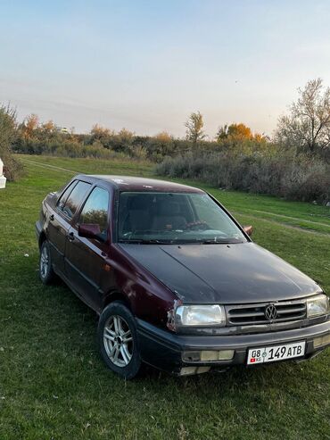 даф тиягач: Volkswagen Vento: 1994 г., 1.8 л, Механика, Бензин, Седан