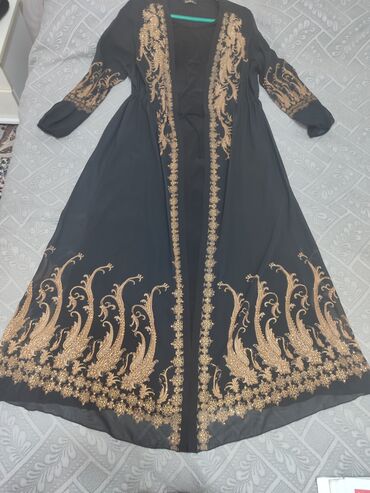 вечернее чёрное платье со шлейфом: Вечернее платье, Длинная модель
