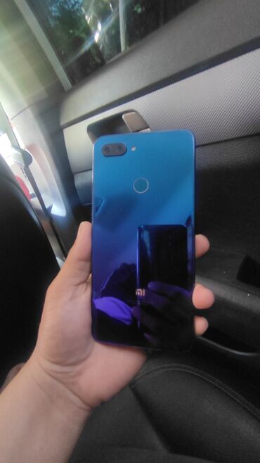 мобильные телефоны ми: Xiaomi, Mi 8 Lite, Б/у, 64 ГБ, цвет - Голубой, 2 SIM