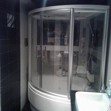 Uzunmüddətli kirayə mənzillər: Xətai rayonu,Həzi Aslanov metrosunun çıxışı.17 mərtəbəli binanın,6-cı — 7