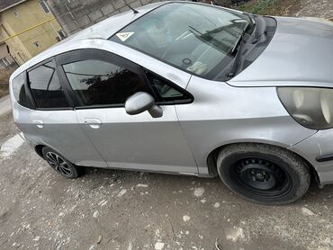 обмен на автомобиль: Honda Fit: 2002 г., 1.3 л, Вариатор, Бензин