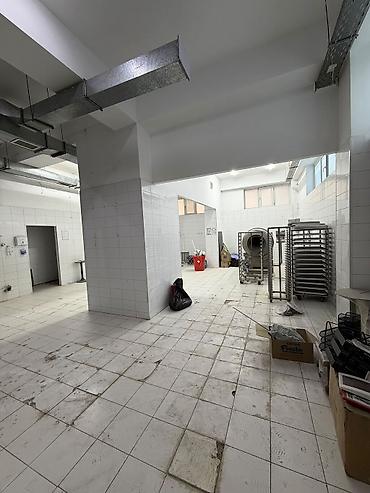 с хранения: Продажа магазинов В жилом доме, 230 м², 1 этаж — 7