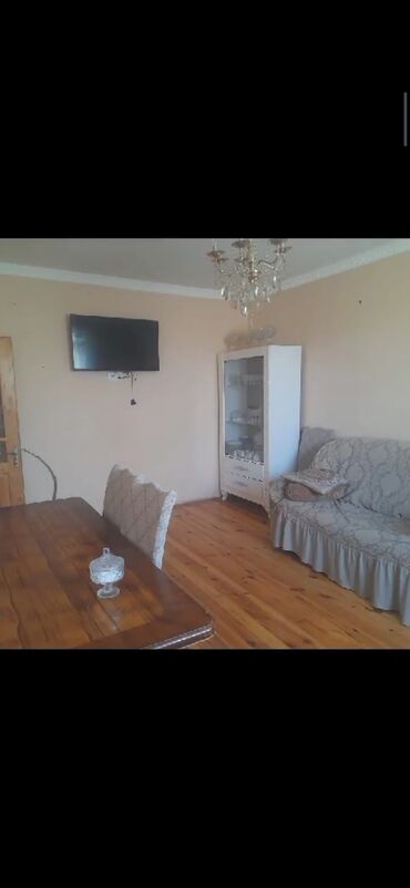 Həyət evləri və villaların satışı: 3 sot torpaqda 5 otaqlı həyət evi satılır Əfqan baglarinda. Reyal — 22