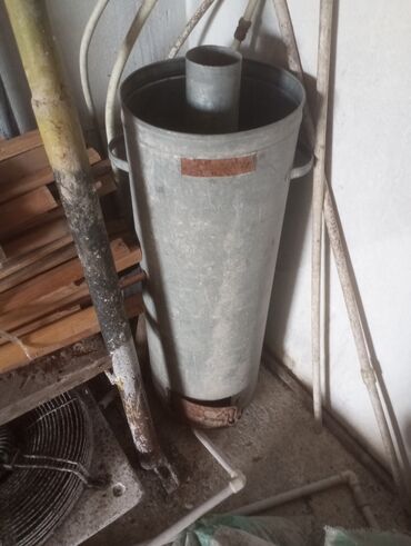 Toxumlar: Metal su qızdırıcısı, boru formalı daxili hissəsi ilə səmərəli istilik