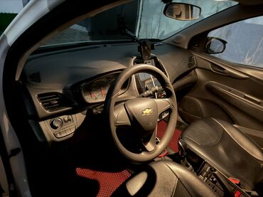 Chevrolet: Chevrolet Spark: 2017 г., 1 л, Автомат, Бензин, Хэтчбэк — 9