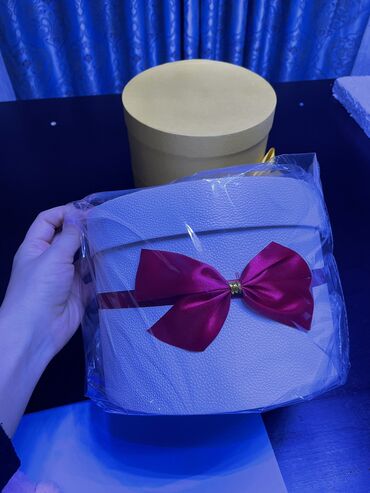 Подарочные упаковки: Подарочная коробка 😍 Можно для цветов, для клубники, для всякого