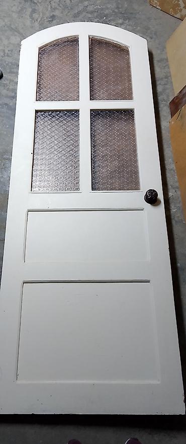 argb controller: Межкомнатная дверь белого цвета с арочным верхом. Верхняя часть — 1