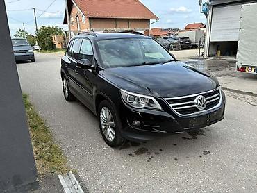 la linea slike: POLOVNI DELOVI ZA VOLKSWAGEN TIGUAN OD 2007. DO 2011. GOD. - VRATA — 2