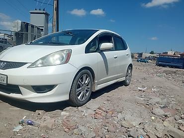 tesla 3: Honda Fit: 2009 г., 1.5 л, Автомат, Бензин, Хэтчбэк — 3