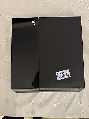 playsation 4 fat model: Sony PlayStation 4 (PS4) – klassik “Fat” versiya, qara rəng Komplekt — 2