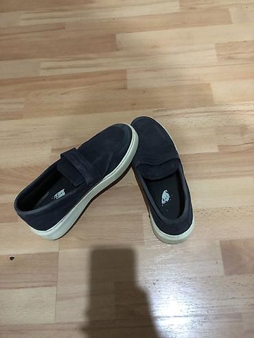 Kişi ayaqqabıları: Təsvir: - Kişilər üçün slip-on üslubunda rahat ayaqqabı - Rəng: tünd — 1