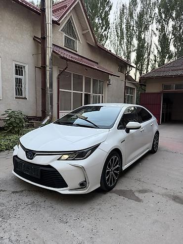 каробка вариатор: Toyota Corolla: 2022 г., 1.8 л, Вариатор, Гибрид, Седан — 3
