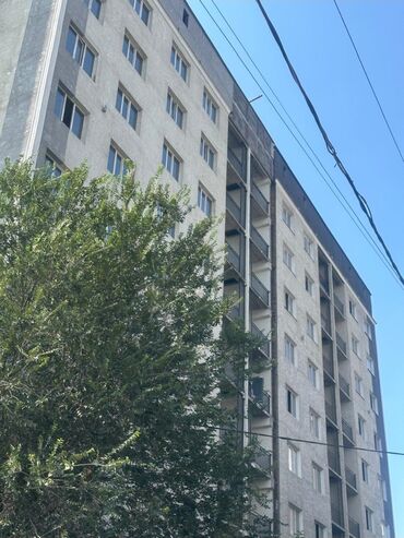 покупка дома бишкек: Продаю Магазин В жилом доме, 50 м², ПСО (под самоотделку), Отдельный вход, 1 этаж