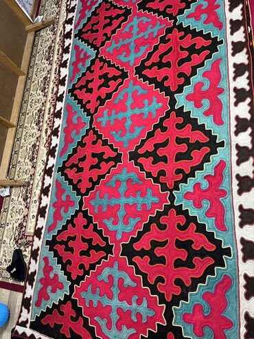 искусственные цветы бишкек: Шырдак Жаңы, Тик бурчтук