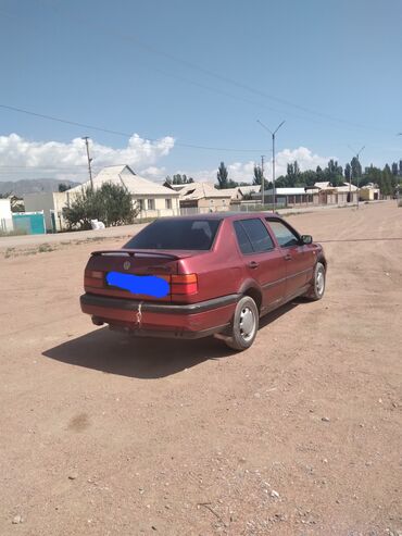 пассат сидан: Volkswagen Vento: 1995 г., 1.6 л, Механика, Бензин, Седан