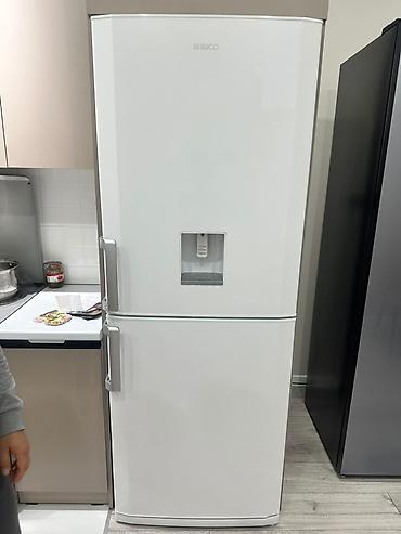 Холодильник BEKO с нижней морозильной камерой и диспенсером для воды