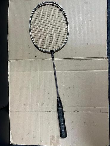 Rekviziti za vežbanje: Badmintonski reket - Klasik ovalni ram sa zategnutom mrežicom — 1