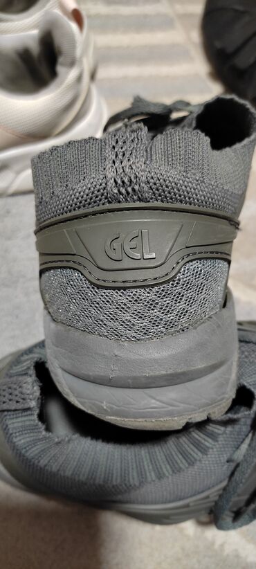 Кроссовки и спортивная обувь: Оптом 4 пар обуви, кроссовки и итальянские туфли оригинал. Размер — 6