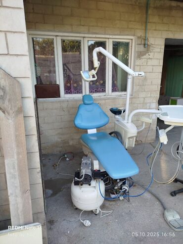 Divanlar: Stomoloji avadanlıq satılır. Qiyməti 300 manat. 4500 alınıb. Ünvan