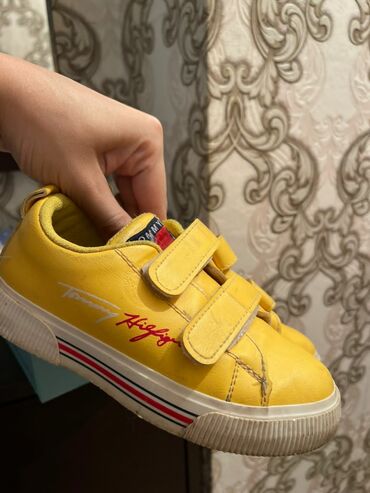 магазин детской обуви: Детская обувь, 4-7 лет,28-29 размер, брала за 4000 в Дубаи, фото и