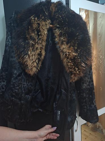 kiwi geyimi: 🧥 5 TƏBI KÜRKLÜK SATILIR 🧥 1. Material: — Enot Ölçü: — 38-40 Qiymət — 7