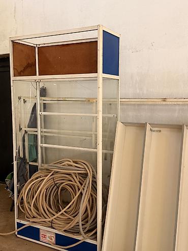 полки б у: Торговое оборудование для магазина Комплект включает: - Стеклянные — 3