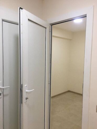 Digər kommersiya daşınmaz əmlakı: Nərimanov metrosuna 10 mertebeli binanın 2-ci mərtəbəsində yerləşən — 9