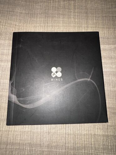 Книги, журналы, CD, DVD: Альбом: BTS WINGS (“N” version)
С фотокарточкой и автографом Чимина