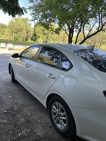 kaiyi e5: Kia K3: 2019 г., 1.6 л, Вариатор, Бензин, Седан — 1