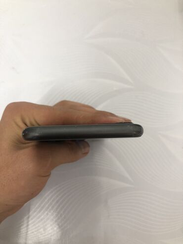 Apple iPhone: IPhone 11, Б/у, 64 ГБ, Черный, Чехол, 80 % — 7