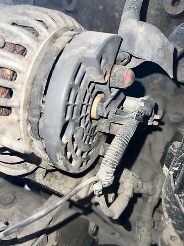 renault: Генератор для тягача Renault T‑series, двигатель DXI‑13 (D13 K2), год — 2