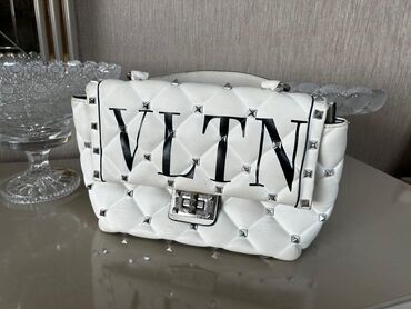 valentino: Valentino, İşlənmiş