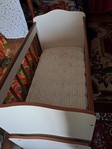 Beşiklər: Oğlan və qız üçün, İşlənmiş, Dördbucaq, Beşik, Dəst ilə, Matras ilə, Yellənmə mexanizm ilə