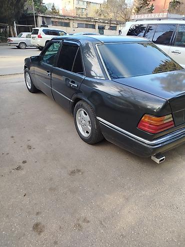 e 39: Mercedes-Benz E 220: 2.2 l | 1995 il Sedan — 1