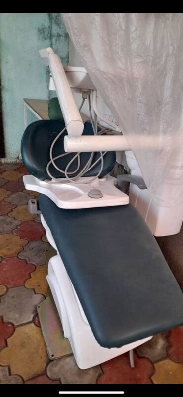 медицинский силикон: Продаю Стоматологический кресло стульчиком Б/У все работает в городе
