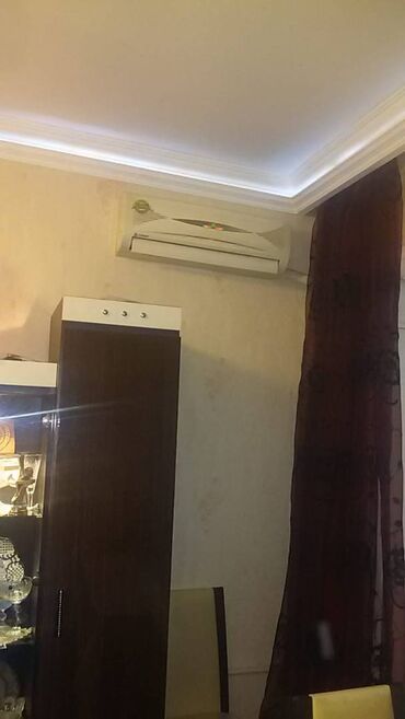 Uzunmüddətli kirayə mənzillər: 4-cu mkr dairəsində, 9 mertebeli binanin 3-cu mertebesində,1 otaqdan — 4