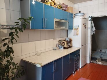 кухный уголог: Кухонный гарнитур, цвет - Синий, Б/у