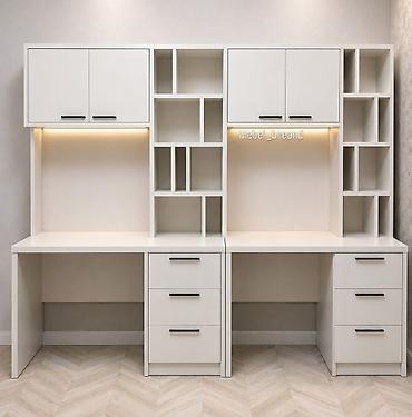 150 m2 ofislər: İki iş yerli funksional iş masası və rəf sistemi - Rəng: açıq — 1