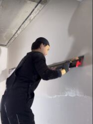 Штукатурка, шпаклевка: Декоративная штукатурка, Шпаклевка потолков, Шпаклевка стен | Арт бетон, Акриловая вода эмульсия, Венецианская Больше 6 лет опыта — 5