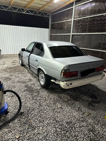 срочно продаю в связи с переездом: BMW 5 series: 1991 г., 2.8 л, Механика, Бензин, Седан