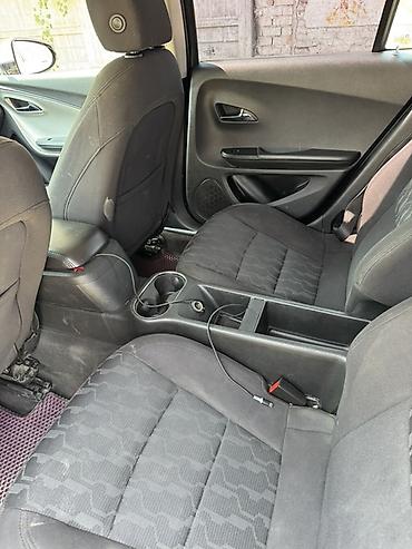 xpeng p7: Chevrolet Volt: 2014 г., Автомат, Гибрид, Хэтчбэк — 5