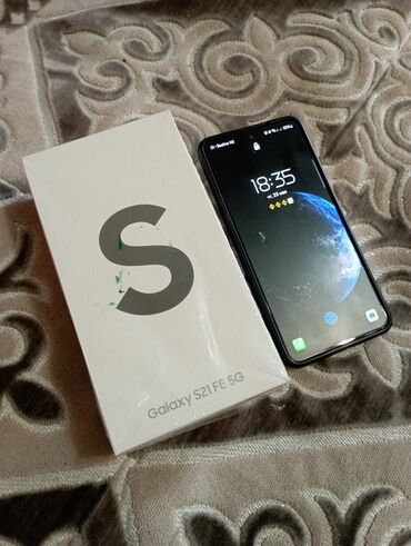 на самсунг: Samsung S21 FE 5G, Б/у, 256 ГБ, цвет - Черный, 2 SIM