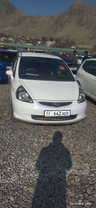 Honda: Honda Fit: 2002 г., 1.3 л, Вариатор, Бензин