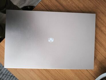 Digər noutbuklar və netbuklar: AMD Ryzen 5, 8 GB, 17.3 " — 7